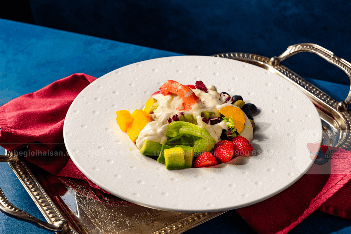Thưởng thức các loại salad hải sản mát lành