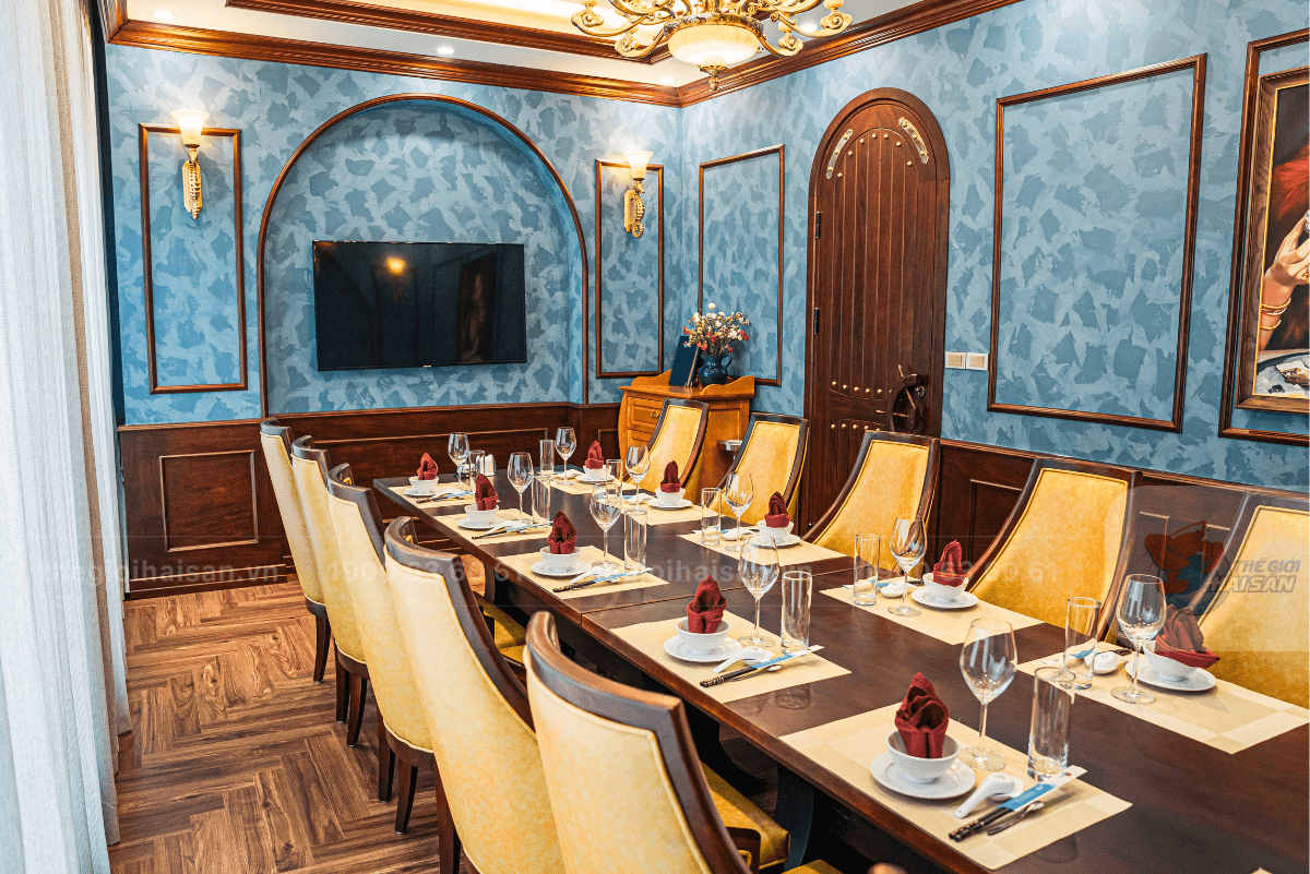 Không gian phòng VIP sang trọng